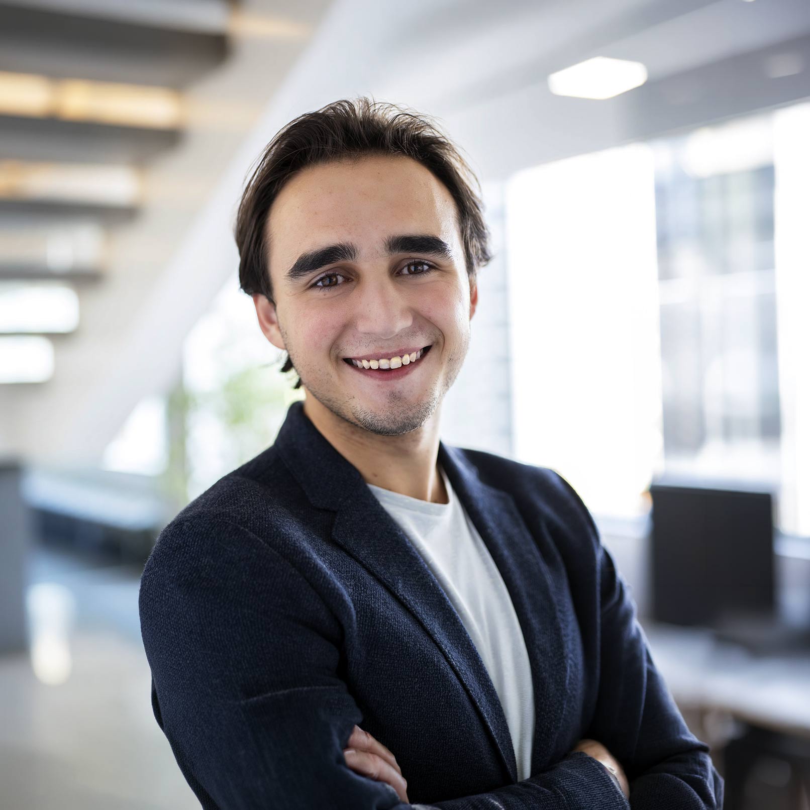 Portrait of pianist Illia Ovcharenko, Cecilia Concerts’ 2026–2027 Musician-in-Residence.